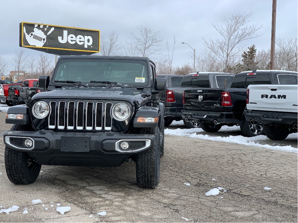 2023 Jeep Wrangler Sahara w/Cold Weather Group, Side Steps - Toronto