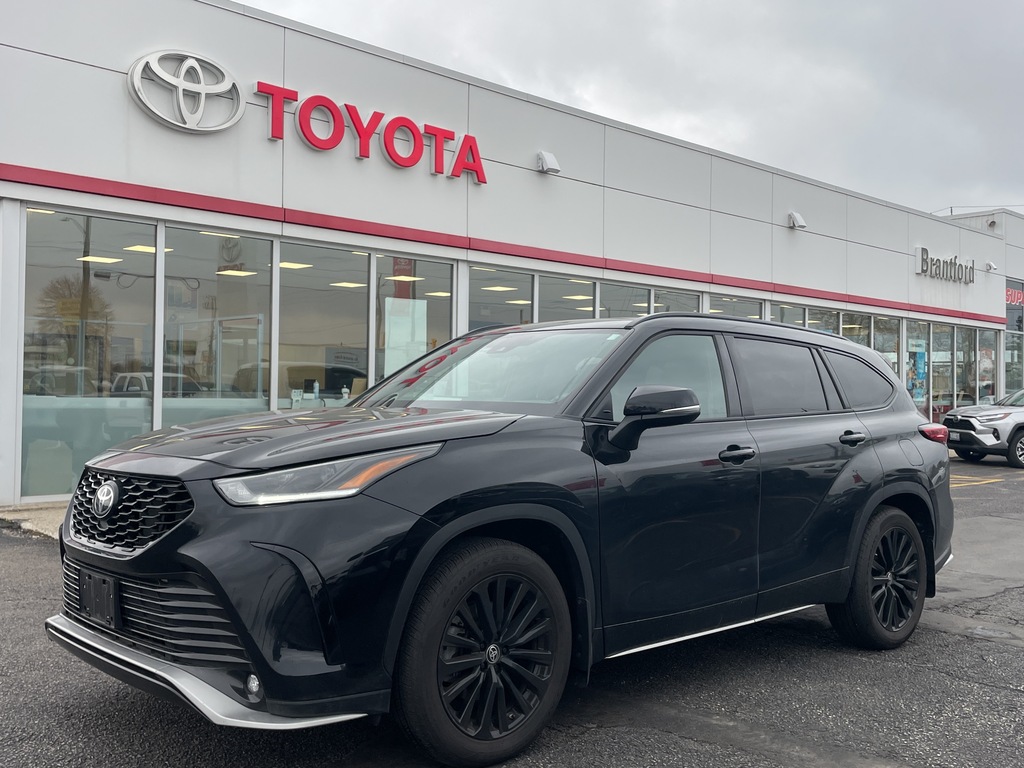 2023 Toyota Highlander XSE BLACK ON BLACK WITH WINTER TIRES ON STEELS