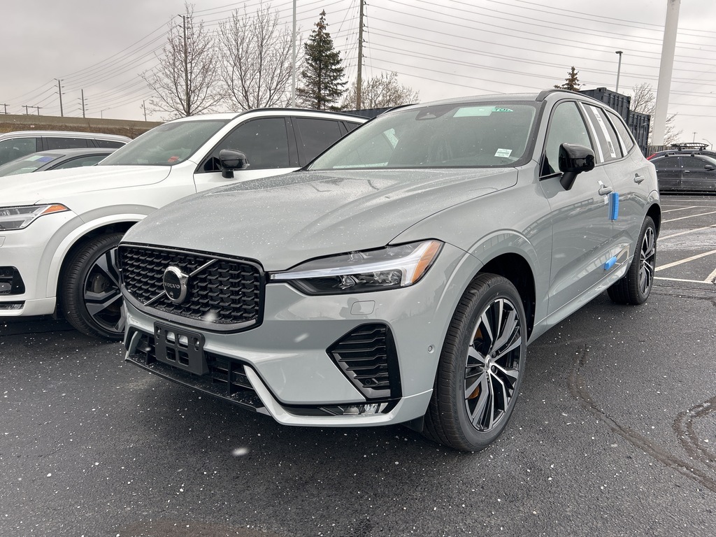 2024 Volvo XC60 B5 AWD Plus Dark Theme Mississauga