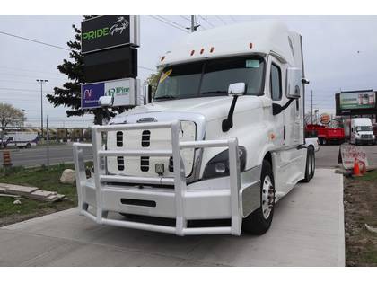 2016 Freightliner Cascadia Clean Interior Ready