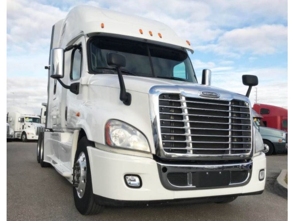 2015 Freightliner Cascadia Cash Back 10 000 00 On