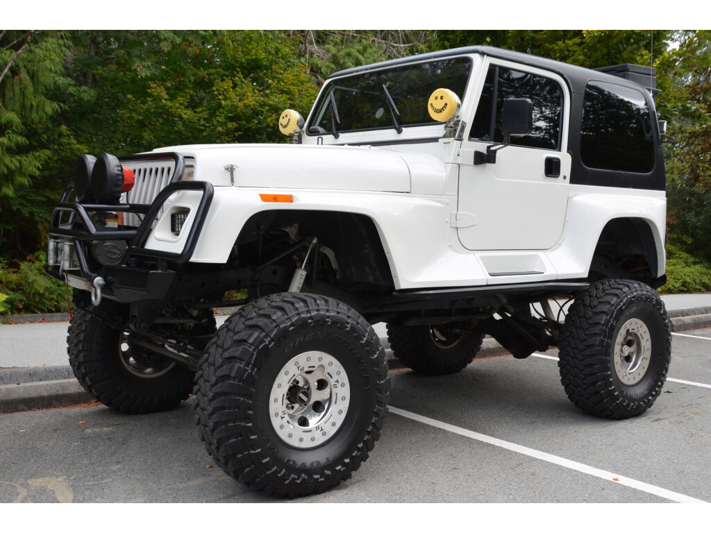 1992 Jeep Wrangler YJ Renegade Lifted 4x4 - North Vancouver