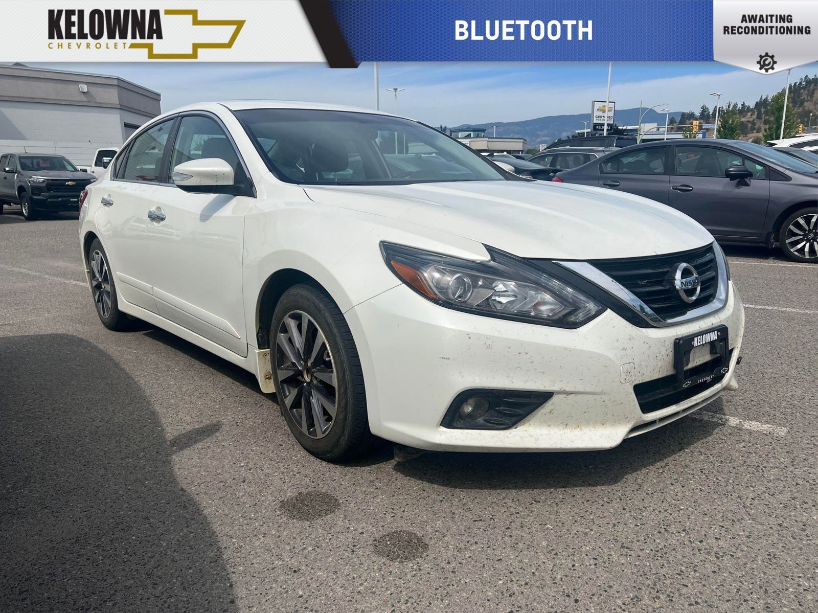 2017 nissan altima sr white