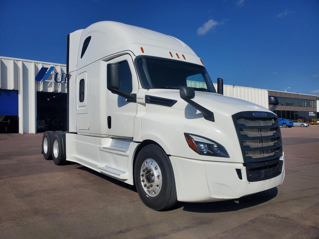 2018 Freightliner Cascadia 2018 FREIGHTLINER CASCAIDA / DBL BUNK / AUTO ...