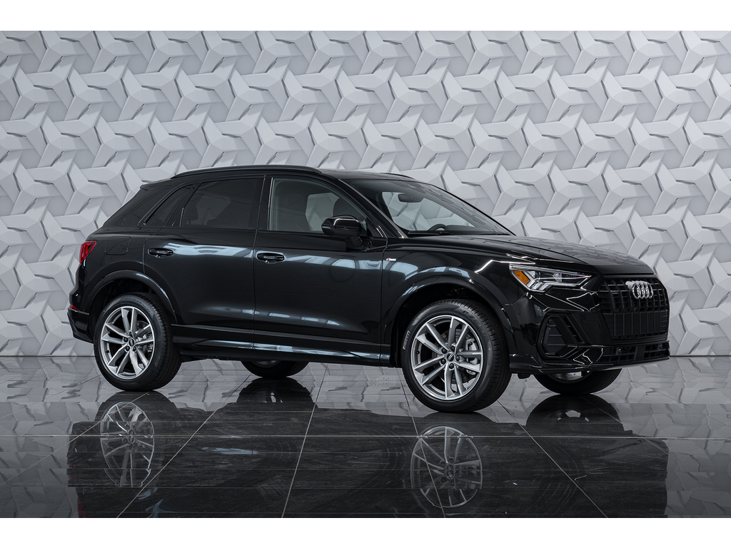 2024 Audi Q3 Komfort SLine Black Optics New Montroyal