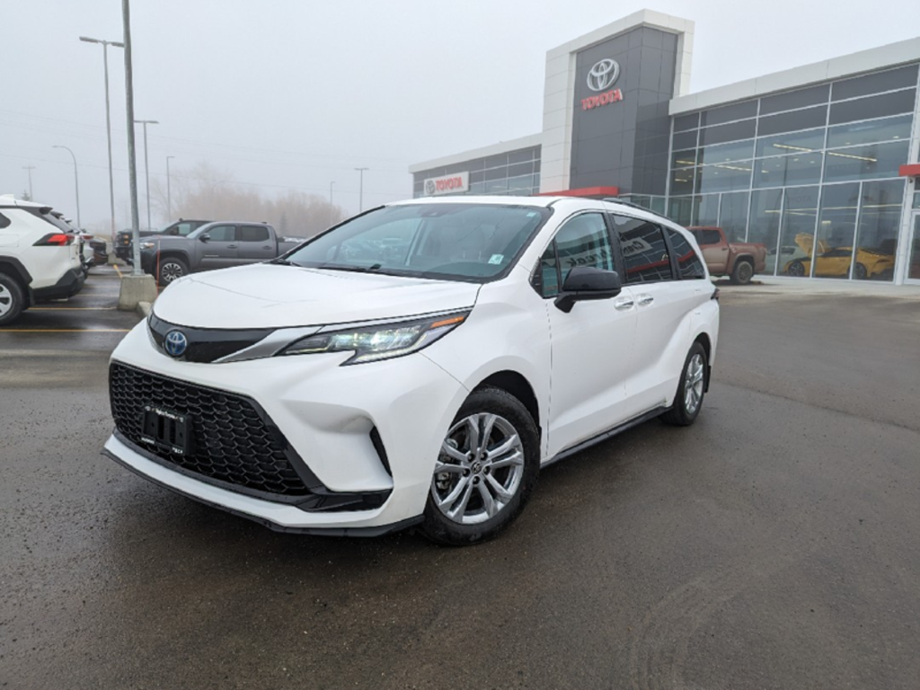 2023 Toyota Sienna XSE - Low Mileage - Cranbrook