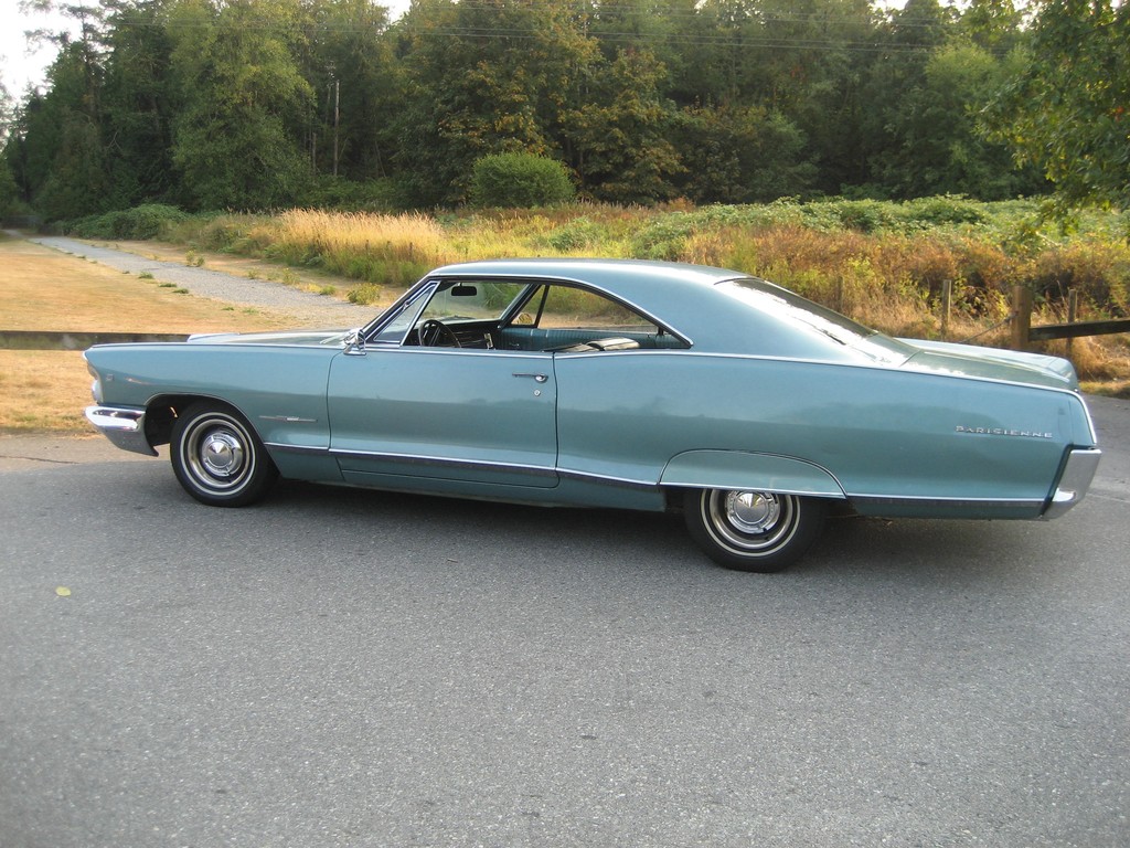 1965 Pontiac Parisienne 2-door hardtop - Langley