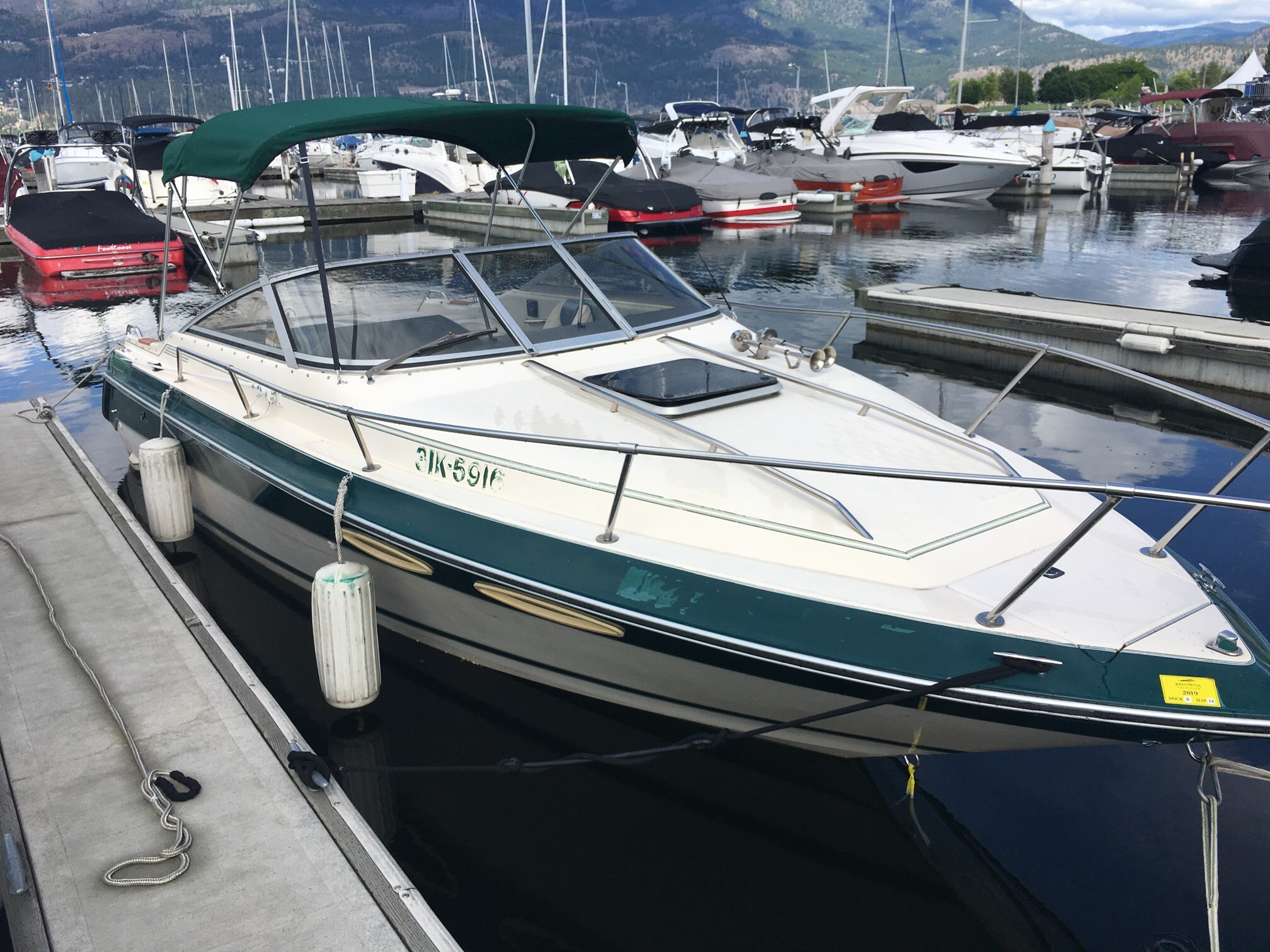 1987 Sea Ray Boats Sundancer Cuddy West Kelowna