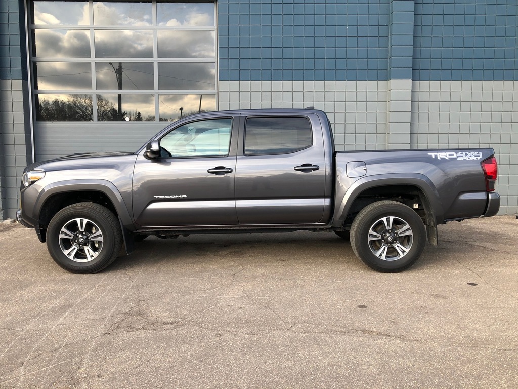 2018 Toyota Tacoma 4x4 Double Cab V6 Manual TRD Sport - Saskatoon