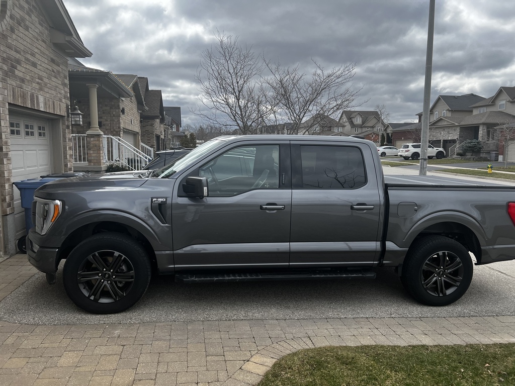 2021 Ford F-150 LARIAT 4WD SuperCrew 5.5' Box - Guelph