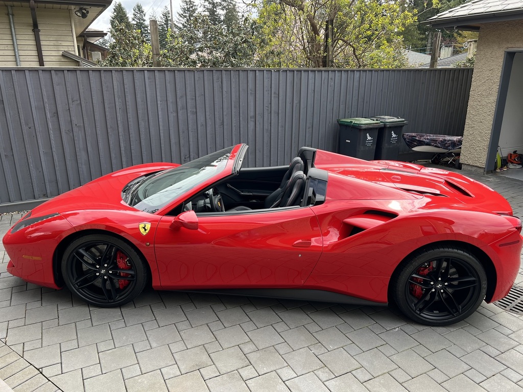 2019 Ferrari 488 Spider Convertible - North Vancouver