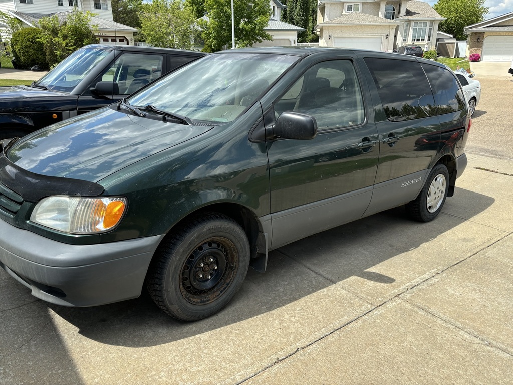 2003 Toyota Sienna 4dr Ce - Edmonton